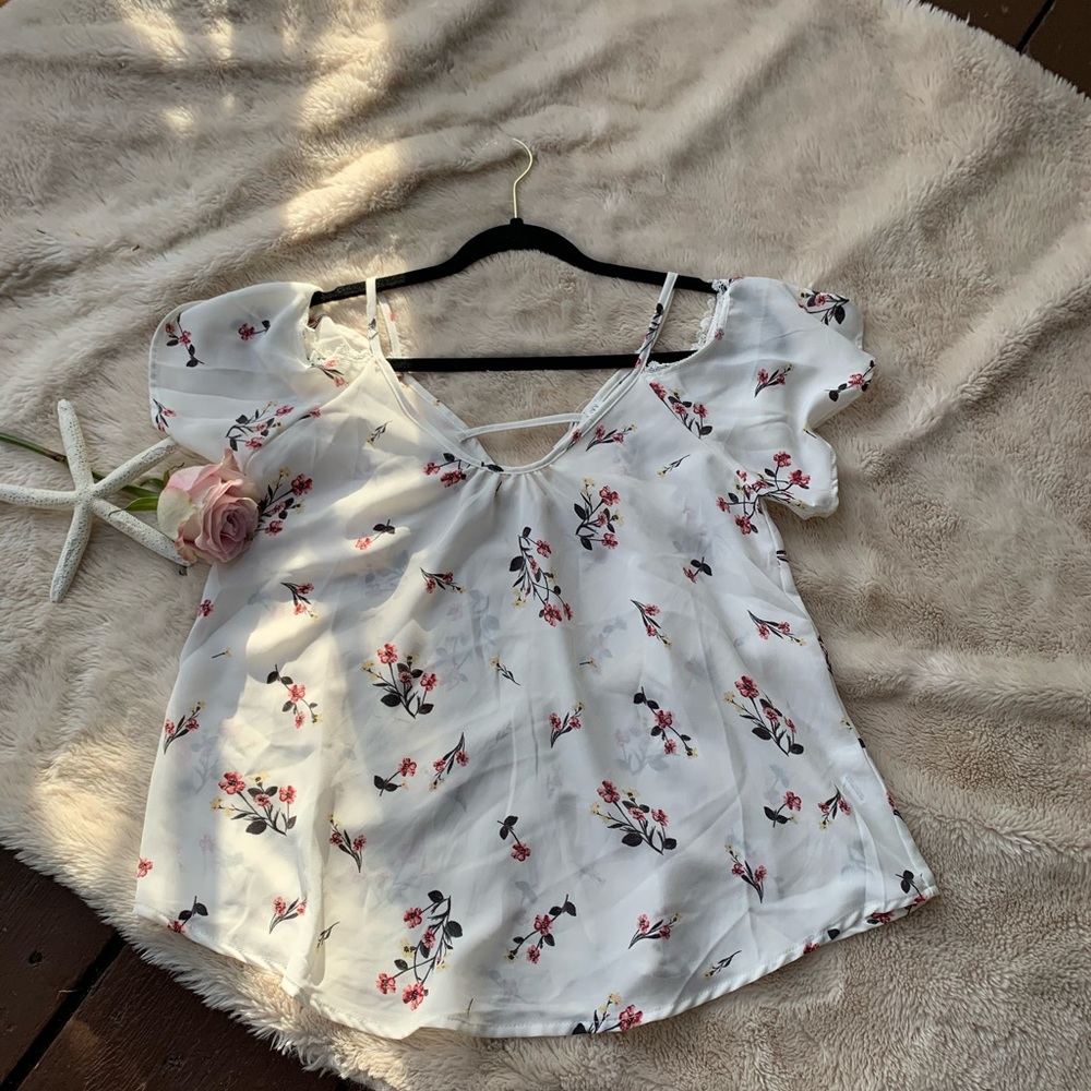 NWT flower 🌸 off shoulder top